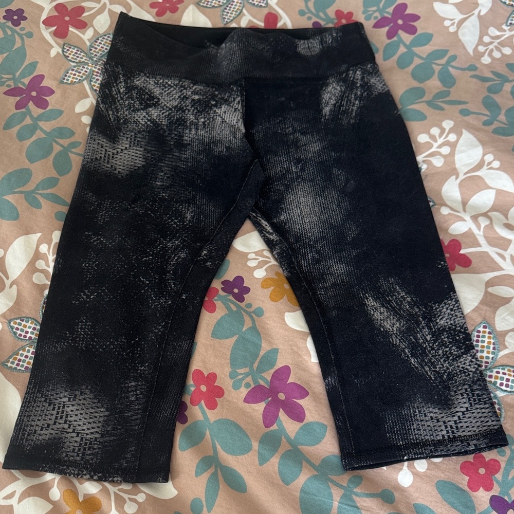 yoga pants calf length xs